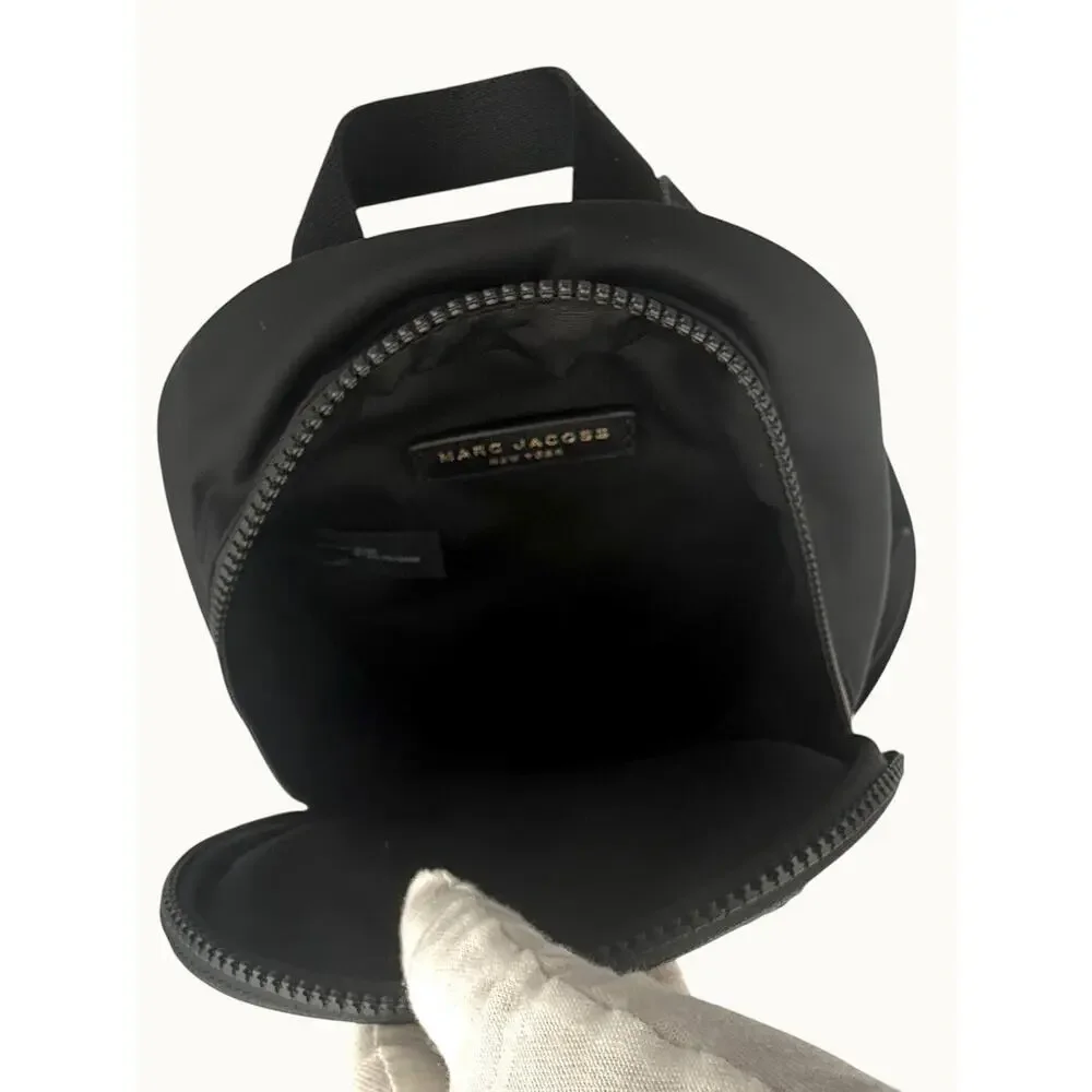 Marc Jacobs small sleek